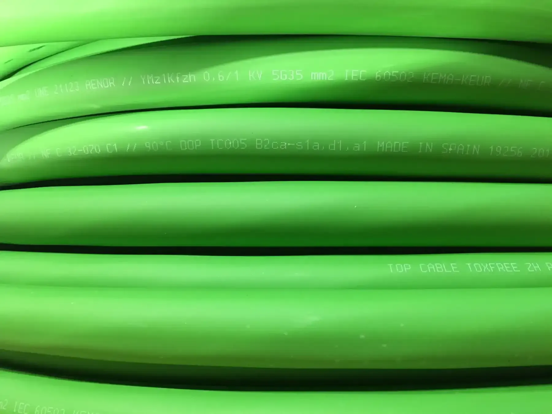 TOXFREE cables